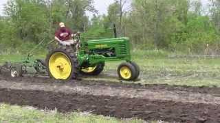 1948 John Deere B Plowing [upl. by Connor885]