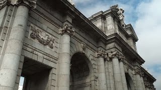 La puerta de Alcalá la más famosa de Madrid [upl. by Audra]