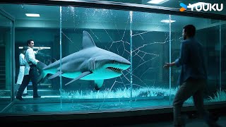 The shark broke through the glass and flooded the laboratory  Land Shark  YOUKU MONSTER MOVIE [upl. by Kreda]