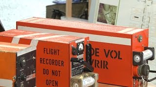 How does a planes black box actually work [upl. by Atina862]