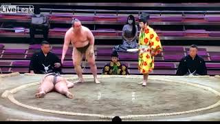 Sumo Wrestler dies during competition [upl. by Anerroc168]