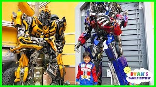 Life Size Transformers Optimus Prime and Bumblebee at Universal Studios Amusement Park [upl. by Lexa303]