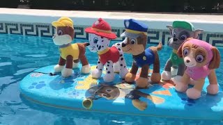 Patrulla canina en la piscina  Videos de juguetes paw patrol para niños en español [upl. by Mccoy]