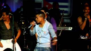 DAVID CALZADO y CHARANGA HABANERA  La Cubana Official Live Clip HD [upl. by Anitsirk]