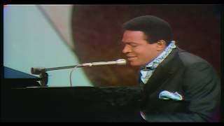 Marvin Gaye  LIVE I Heard It Through The Grapevine 1969 [upl. by Donough882]