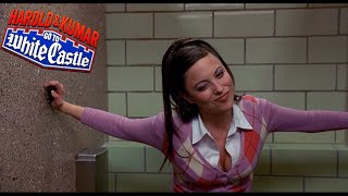 Por Eso Las Mujeres Van Juntas Al Baño quotBatalla de Pedosquot  Harold amp Kumar HD [upl. by Corinna]